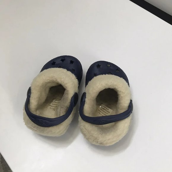Old Navy Infant Shoes 6-9 Month - Picture 2 of 2